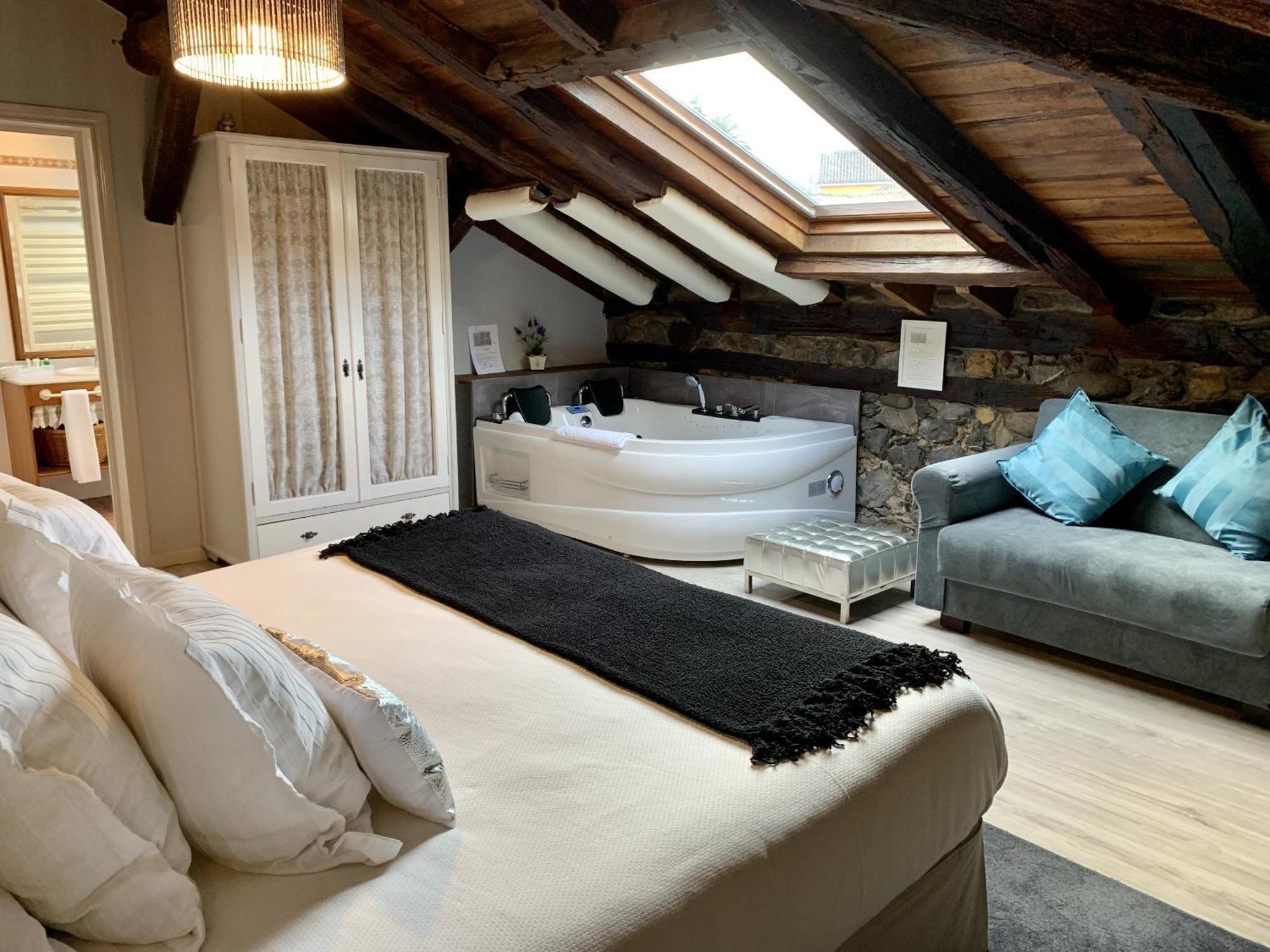 Akla Hotel Palacio Torre De Ruesga Calseca Экстерьер фото